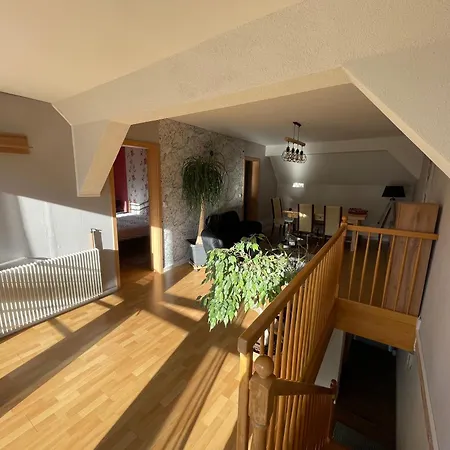 Charmante Doppelhaushaelfte Appartement *