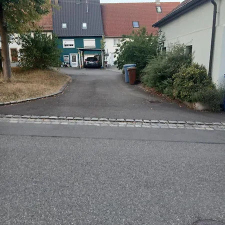 Charmante Doppelhaushaelfte شقة *